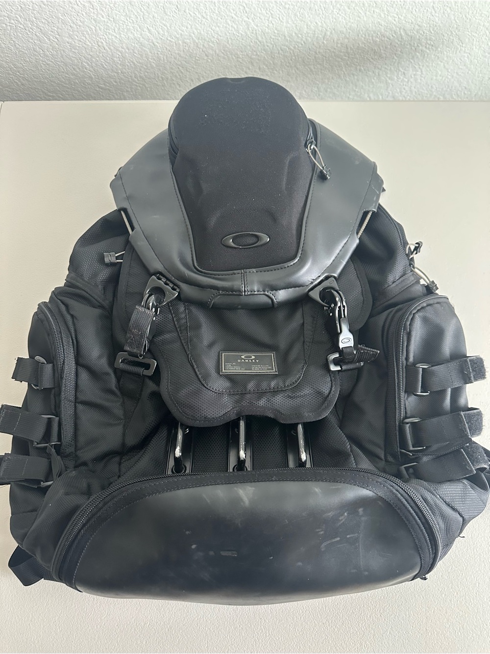 Oakley The Kitchen Sink Backpack in Stealth Black Color 34L